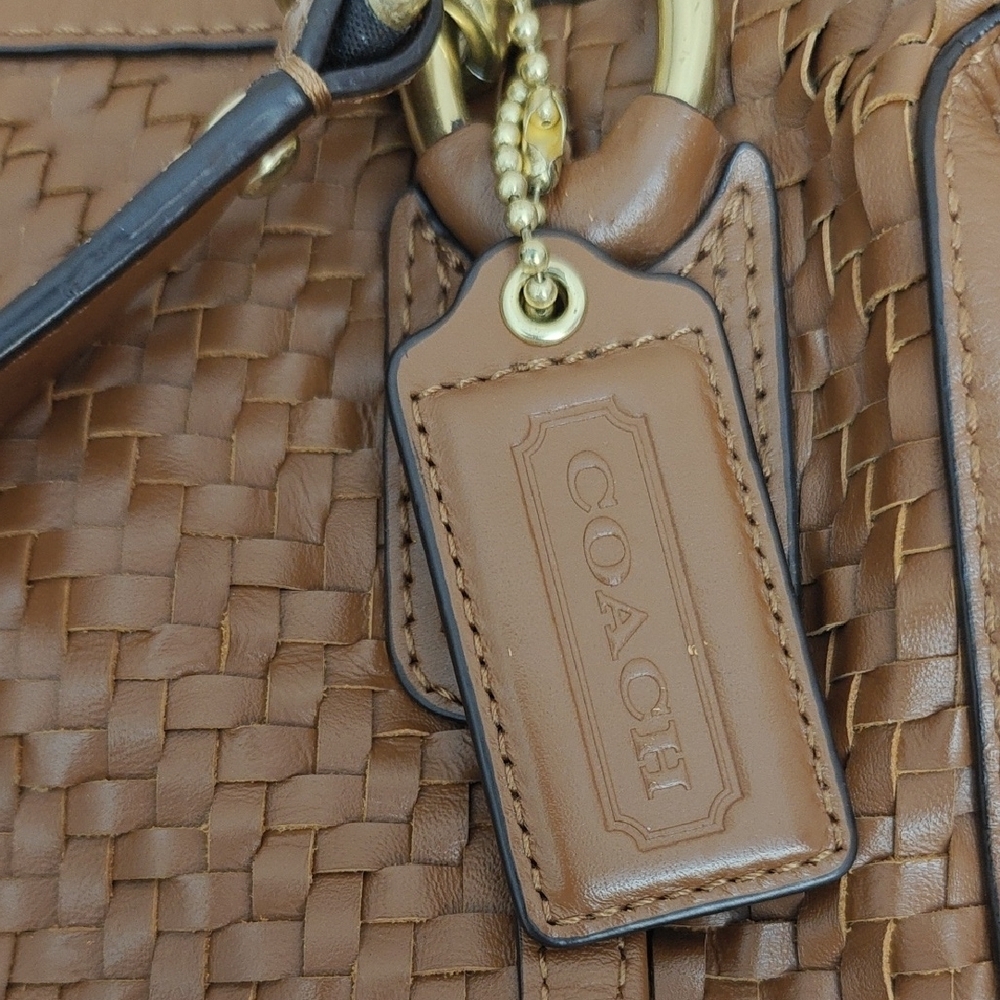 Elegant Brown Woven Leather Shoulder Bag - Picture 9 of 9